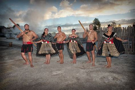 Rotorua Nz Whakarewarewa The Living Maori Village Rotorua M Ori