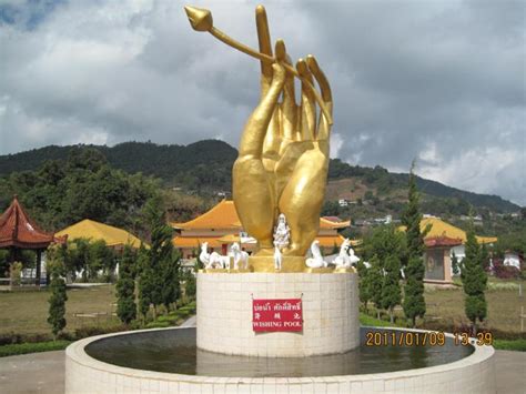 高盛(gs) 花旗(c) 美国银行(bac) 摩根大通(jpm) 摩根士丹(ms) 美国国际(aig) 大都会人(met) 万事达(ma) 维萨卡(v) 富国银行(wfc. 美斯乐--泰国北部清莱省与缅甸边境的中国人村落