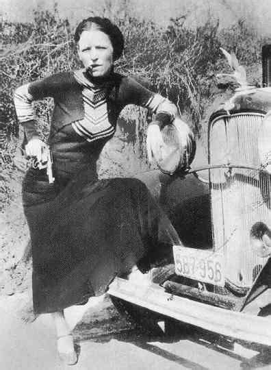 Bonnie Clyde In Pictures Bonnie Clyde Bonnie Parker American Kulturaupice