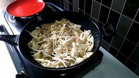 May 03, 2020 · wash and cut the oyster mushrooms. How to cook oyster mushroom. - YouTube