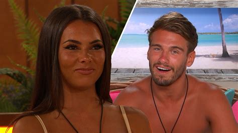 Love Island S Paige In Slight Contact With Jacques Following Adam Split