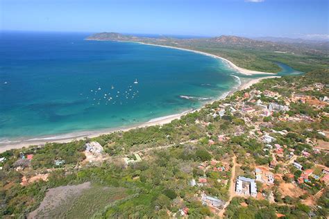 This nation has bewilderingly diverse culture, climates, flora, and fauna, and landscapes range from rainforests, to dry tropical and temperate forests, to volcanoes, to caribbean and pacific beaches, to high mountains, and marshy lowlands. Tamarindo (Costa Rica) - Wikipedia