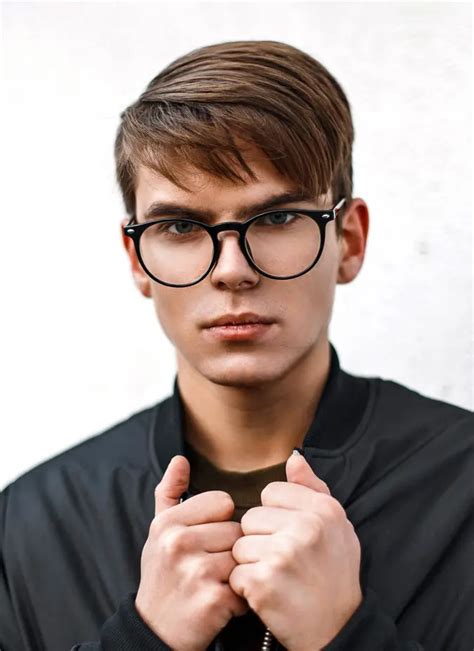 Attractive Hairstyle For Guys With Glasses ~ Bonlook Terra Bodenewasurk