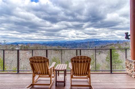 5 Perks Of Staying In Gatlinburg Cabins With A Mountain View