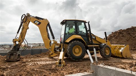 Caterpillar Adds 15 Ft Cat 440 Backhoe Loader With Cat 450 Redesign