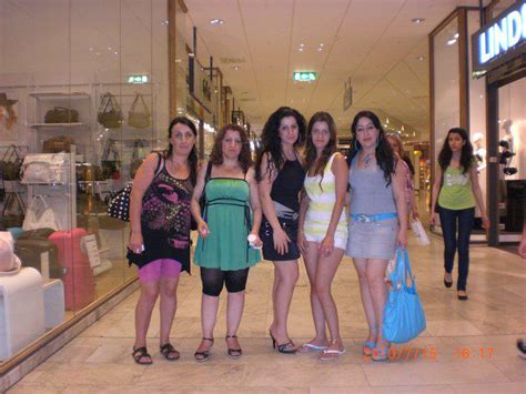Amazing Picutures Collection Beautiful Dubai Girls Together At