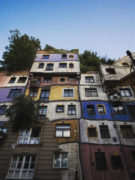Exterior Arquitectura Expresionista Fachada Panorama De Colorido