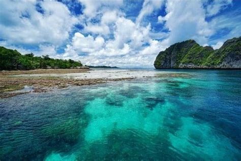 4 Pantai Di Papua Yang Indah Dan Bikin Lupa Daratan