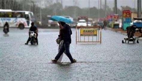 Light Rain Lashes Parts Of Delhi Ncr Imd Forecasts More Showers Today