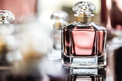 Top 10 The Most Beautiful Bottles Of Womens Perfumes • Scentertainer