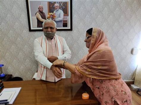 राखी के तोहफे में मुख्यमंत्री मनोहर लाल ने कमलेश ढांडा को दिया महिला कॉलेज Chief Minister Gave