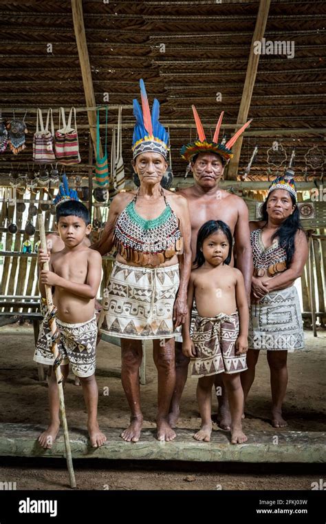 Bora Tribe Fotografías E Imágenes De Alta Resolución Alamy