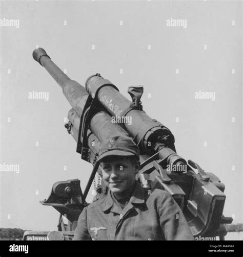 Flak Artillerie Hilfs Fotos Und Bildmaterial In Hoher Auflösung Alamy