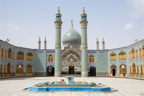 Eine wüste ist eine landschaft, in der es keine oder fast keine pflanzen gibt. Iran: Faszinierende Landschaften | Urlaubsguru.de