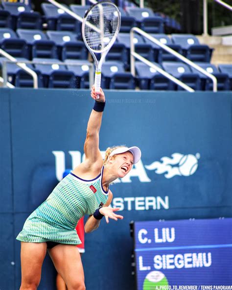 Laura Siegemund Serve Tennis Panorama