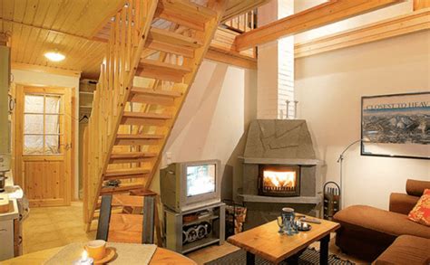 Our cabins are located in the middle of äkäslompolo village near the tracks, downhill center and stores. Yllas Log Cabins, Yllas, Finland | Ski Line