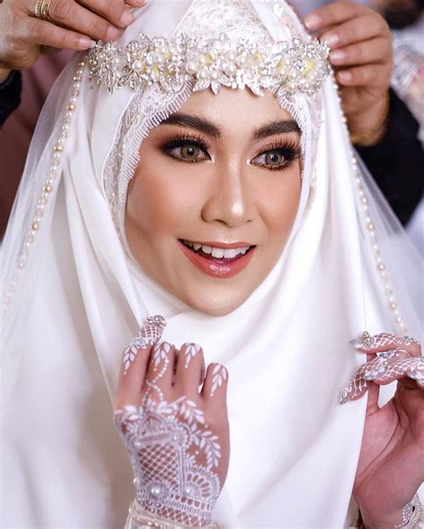 Check spelling or type a new query. Baju Pernikahan Anisa Rahma Syar'i & Menawan