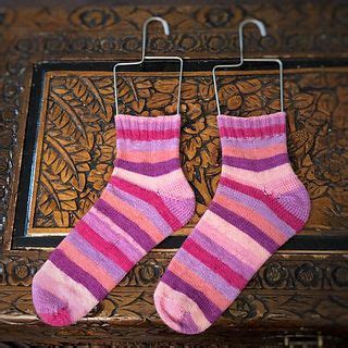 She also has help videos on youtube. Ravelry: munchk1nz's 2 Socks at-a-Time, Toe-Up, Magic Loop ...