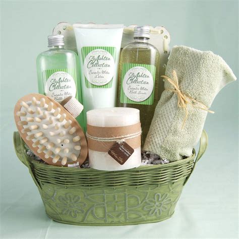 Our spa gift baskets & ideas for spa bathroom are great for mother's day or any day! Spa Gift Baskets for Relaxing | Best Decor Things