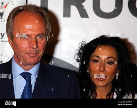 El Gerente De Inglaterra Sven Goran Eriksson Y Su Novia Nancy Durante Un Almuerzo Del Variety