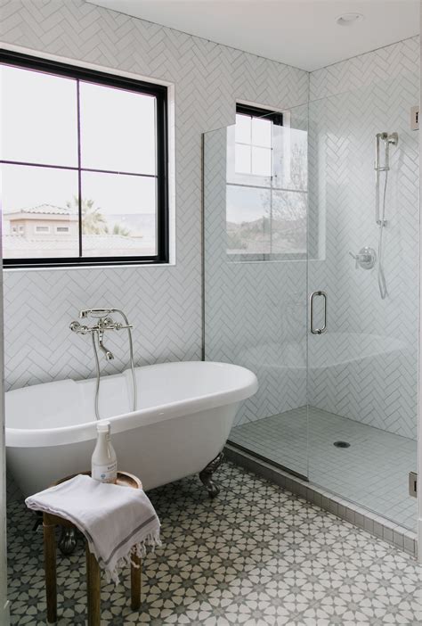 41 Herringbone Tiles Bathroom Crest Decortez White Bathroom Tiles