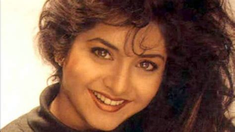 महज 3 वर्षों में बॉलीवुड में छा गई थीं दिव्या भारती ऐसे हुई थी मौत Mumbai Actress Divya
