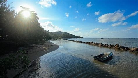 7 Pantai Di Singkawang Dengan Pemandangan Yang Memikat