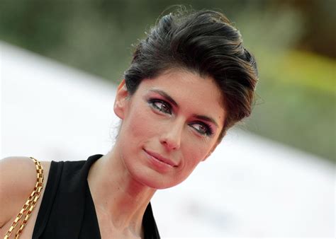 Anna valle is a member of the following lists: Anna Valle a teatro con 'Cognate-Cena in famiglia' - Maxim Italia