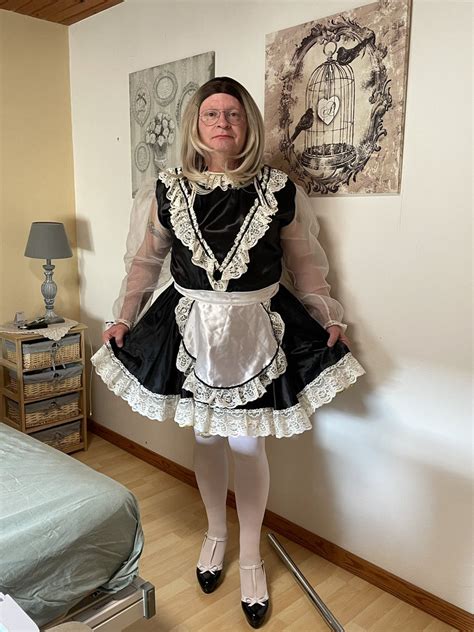 sissy manor on twitter rt sthorette sissy manor maidmonday hope one day i ll be able to