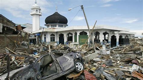 Blog menyajikan/forward info bmkg, mitigasi gempa, pasca gempa dan teknologi terkini. Gempa dan Tsunami Aceh - IlmuGeografi.com
