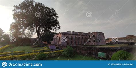 Hindola Mahal Of Mandu Madhya Pradesh India Stock Photo Image Of