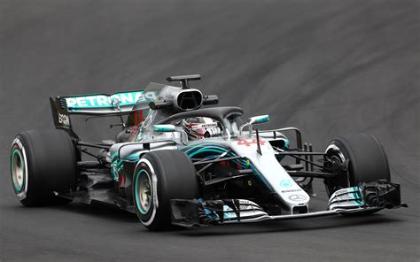 Lewis hamilton has the thirst to win his fourth formula one world title. High Quality F1 Photos