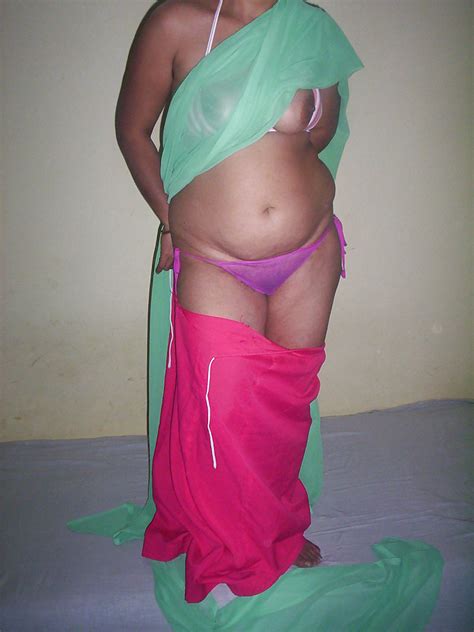 Aunty In Saree Exposing Navel And Boobs Pics Xhamster