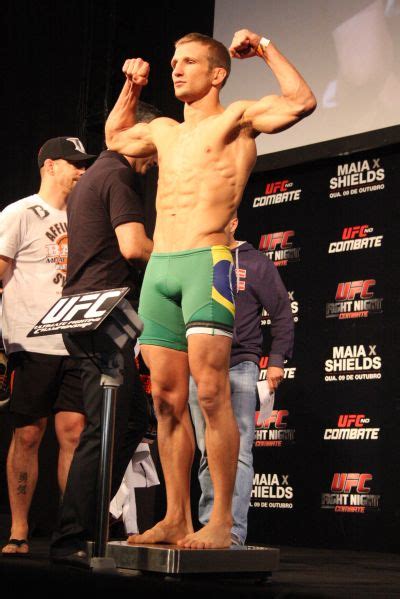 Weigh In Pictures Ufc Fight Night T J Dillashaw