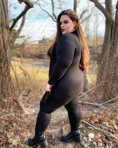 Its Amber Diaz ~ Curve Model On Instagram Fashionnovacurve Ad Who