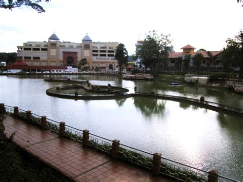 This is because it really did consist of nine, not states, but separate districts under the rule of nine separate malay chieftains. 20 Tempat Menarik Di Negeri Sembilan. Tak Pergi Memang Tak ...