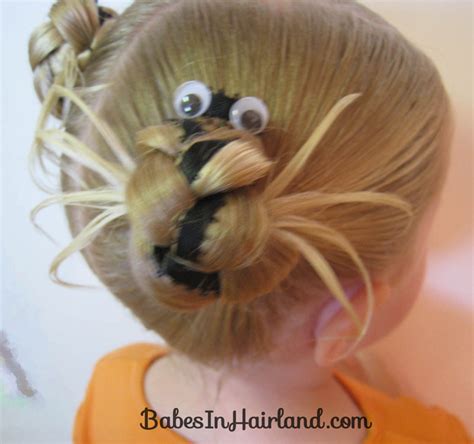 I'm in love with this cute and easy halloween hair ideas! Halloween Spider Hairdo - Babes In Hairland