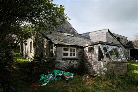 Inside Abandoned Farm That Has Been Left Untouched For Years Devon Live