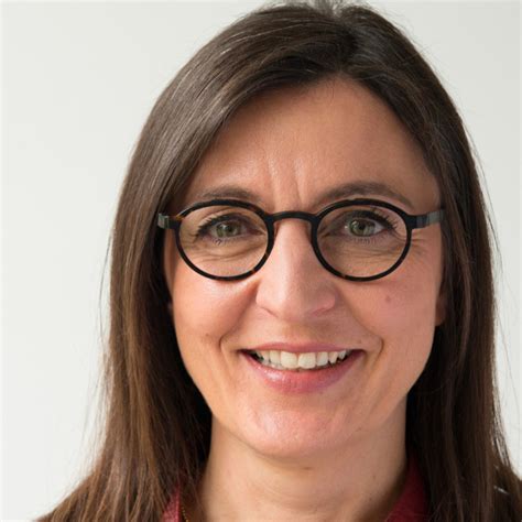 Außerdem verrät er unserer abgeordneten barbara becker, wann die blaibacher in ihrer ?umgekippten schuhschachtel? Barbara Becker - Geschäftsführerin - Barbara Becker ...