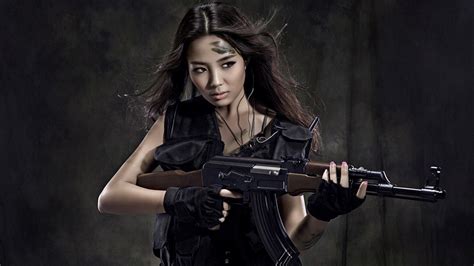 Girls With Guns Wallpapers Wallpaper Cave