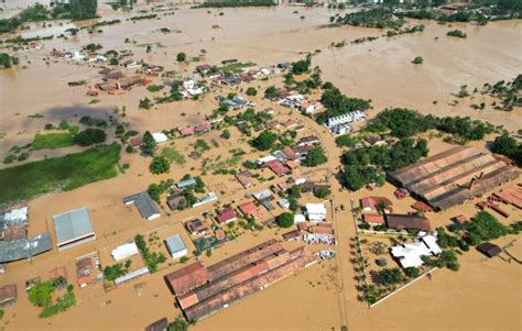 Após Chuvas Intensas E Cidades Alagadas Sc Decreta Situação De Emergência