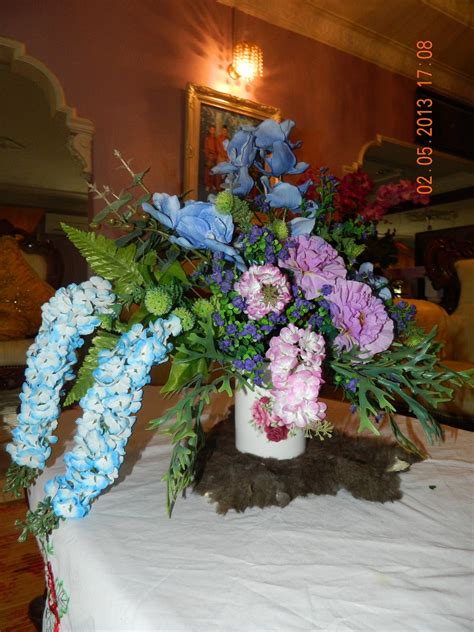 Sesudah ditanam samada dalam pasu atau terus ke tanah, ia akan hidup macam biasa. nurin's florist: GUBAHAN BUNGA (HIASAN DALAM RUMAH)