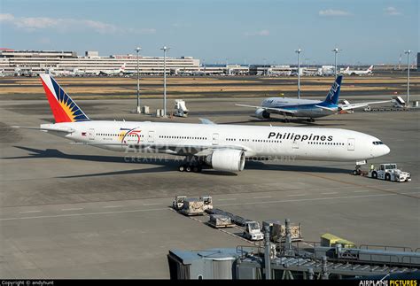 Rp C7776 Philippines Airlines Boeing 777 300er At Tokyo Haneda Intl