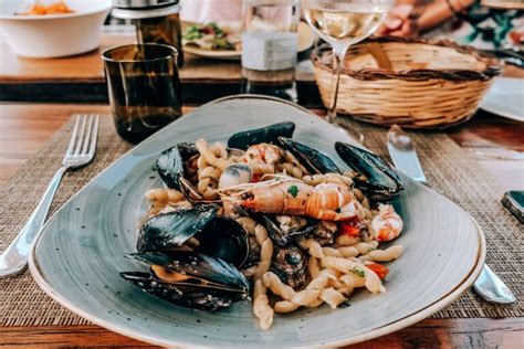 Hoe Kies Je Een Goed Restaurant Aan Zee Om Te Gaan Uit Eten