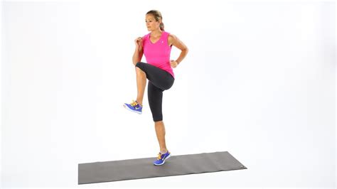 High Kneesrunning In Place This 7 Minute Workout Targets Belly Fat