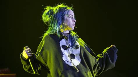 Eilish grew up in highland park, los angeles from a family of actors and also musicians. Billie Eilish Champions Creative Expression On "Come Out ...