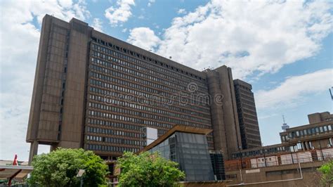 Centrum Obywatelskie W Braamfontein Jest Siedzib Rady Miejskiej Johannesburg W Po Udniowej