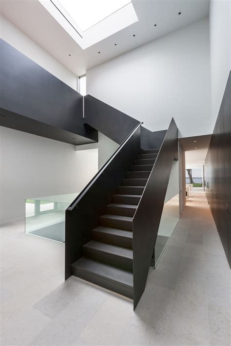 18 Superb Modern Staircase Designs That Will Amaze You