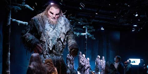 Game Of Thrones Studio Tour Image Shows How Big Ice Giant Is In Real Life