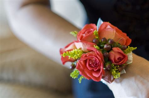 The Ultimate Wedding Flower Checklist